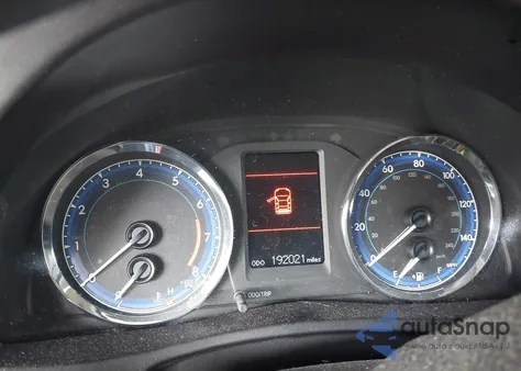 2017 Toyota Corolla Le z USA, uszkodzony, nr VIN 5YFBURHE1HP614638